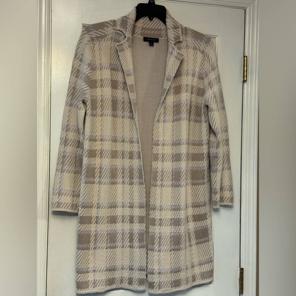Ann Taylor Checkered Skirt Set in Cream and Tan - Picture 3 of 13